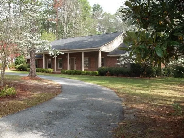 528 Prince Ave, Swainsboro, GA 30401