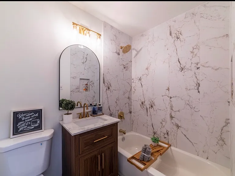 1088 Hobart St — Photo 14