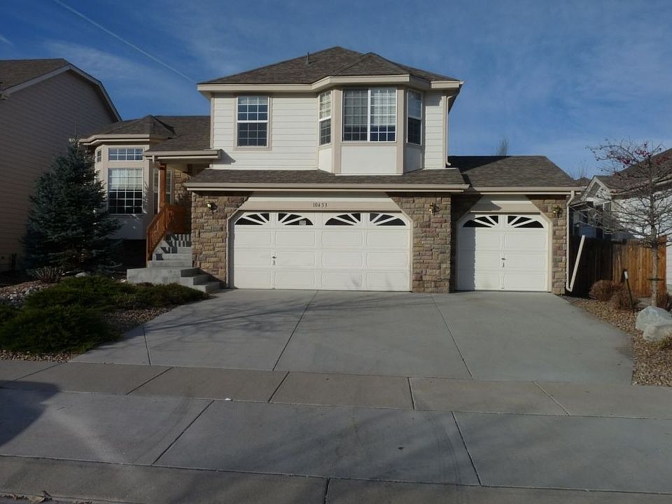 3 Car Garage!