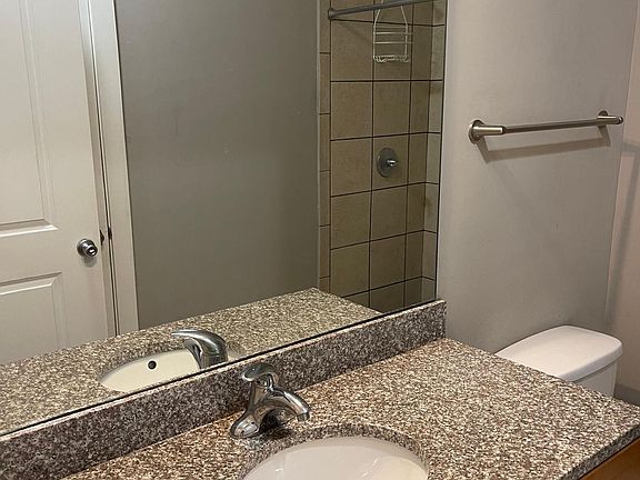 5th image of 743 W Saint Augustine St #2