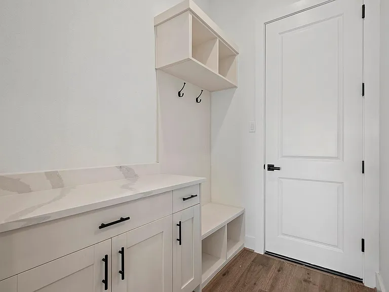 1808 Drover Ln — Photo 15