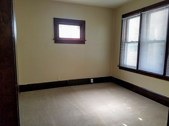 4th image of 6507 W Fairview Ave Lowr 1-LOWER