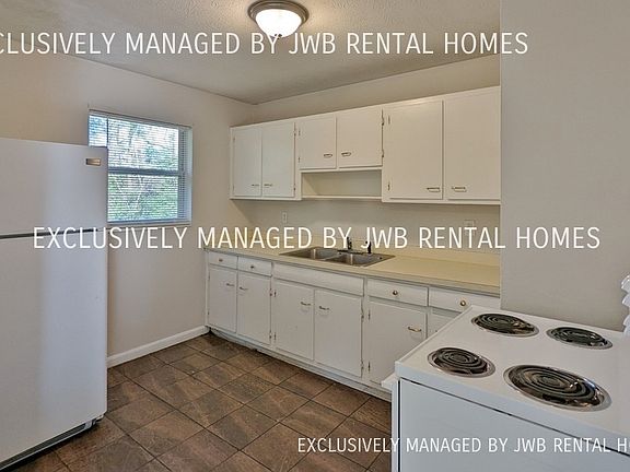 3rd image of 2558 W Lourdes Dr