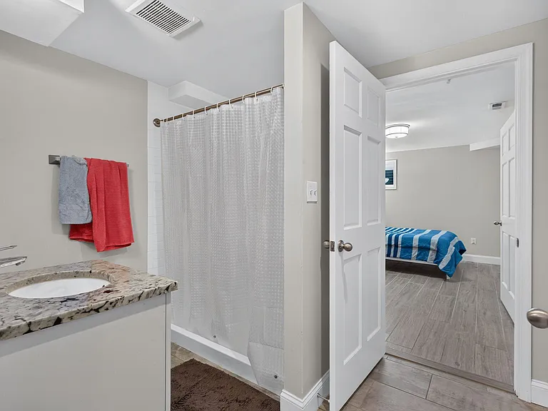 6720 Newbold Dr — Photo 23