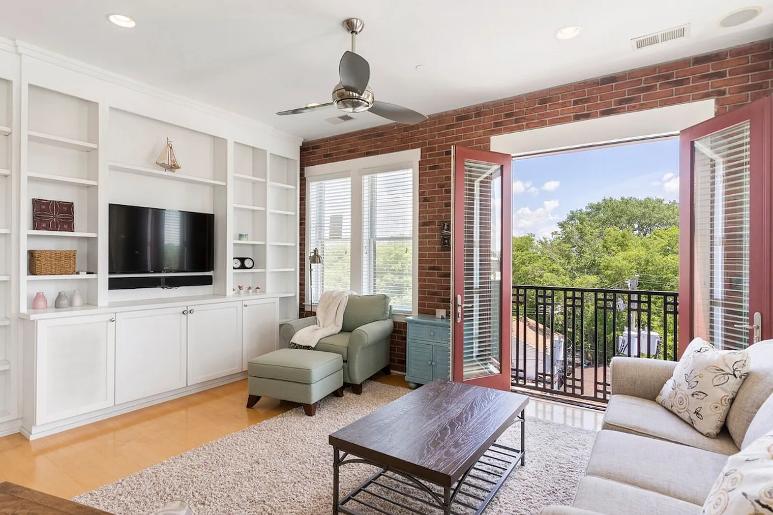2 bed, 2.0 bath, 1259 sqft, $3,084 — Photo 1