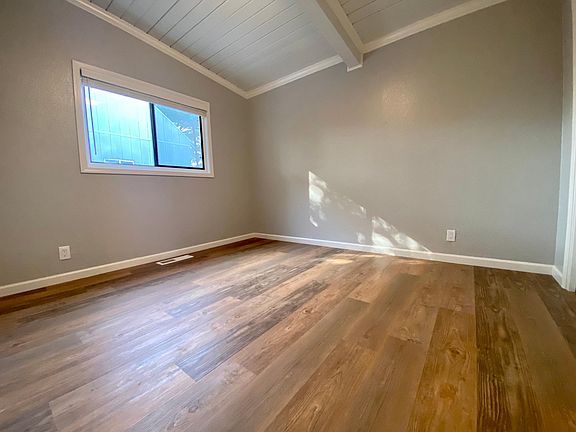 4th image of 1421 Plumas Ave