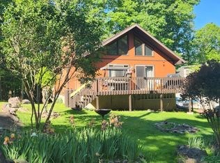 257 Trapper Springs Ln, Drums, PA 18222