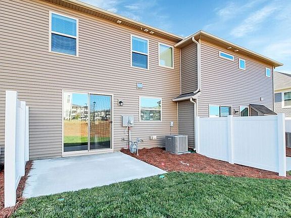4th image of 5826 Clan Maclaine Dr