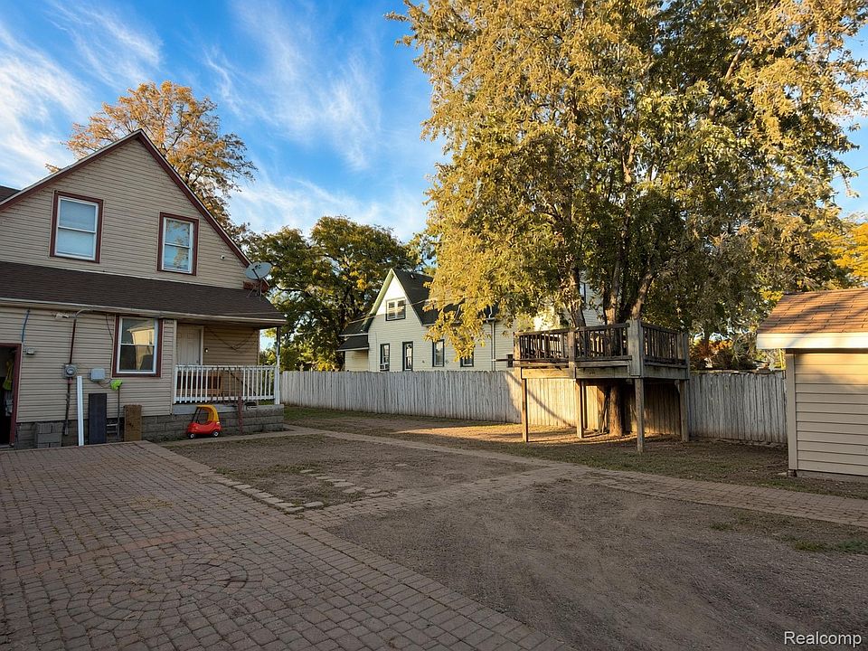 6545 W Edsel Ford Fwy, photo 2