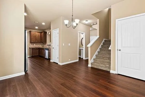 3920 Lake Manor Way — Photo 3
