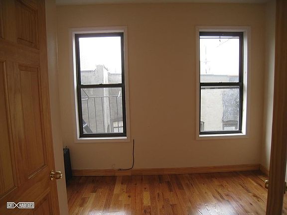 3rd image of 501 W 135th St APT 15