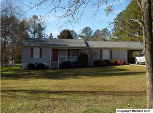 5852 S Riveroak Dr, Gadsden, AL 35907