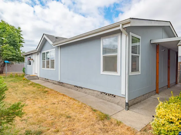3200 Oak Terrace Dr Unit 52, Lebanon, OR 97355