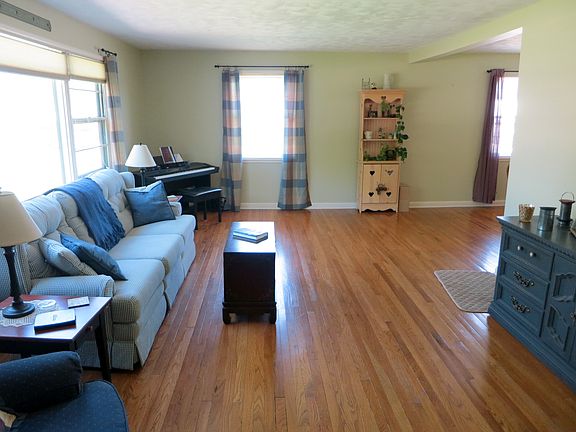 5th image of 1634 Davison Ave
