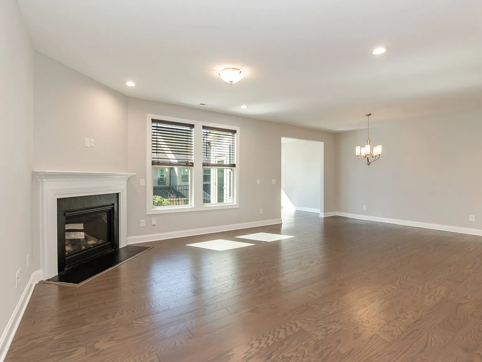 3 bed, 2004 sqft, $2,250 — Photo 4