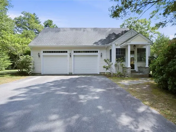 99 Sunderland Rd, Exeter, RI 02822
