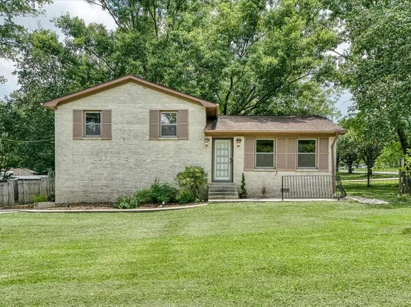 11 Battlefield Rd, Cookeville, TN 38506