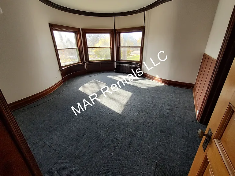 299 Capital Ave NE #B1 — Photo 4