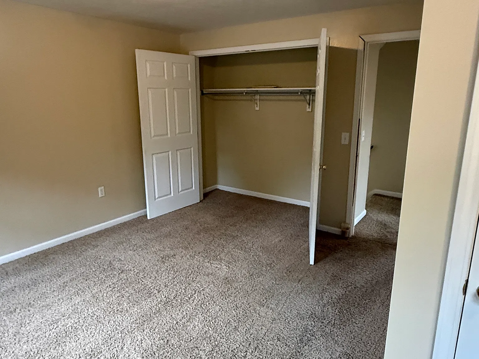 2 bed, 1.5 bath, 1100 sqft, $1,025 — Photo 4