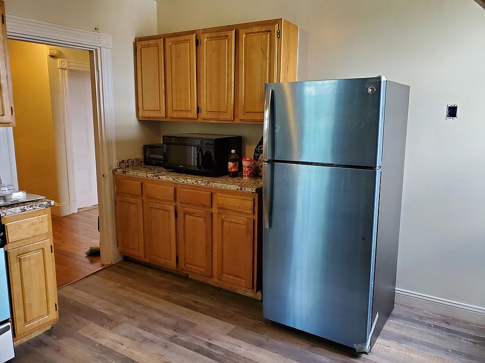 2nd image of 75 Howard Ave