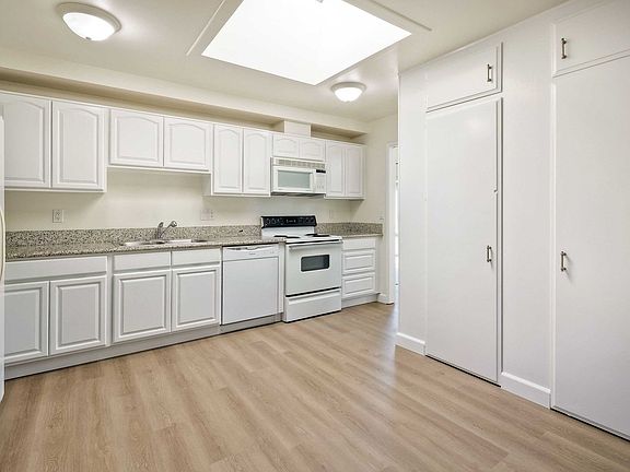 5th image of 147 Sinaloa Ct