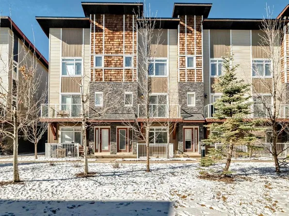 606 E Skyview Point Pl NE, Calgary, AB T3N 0L7