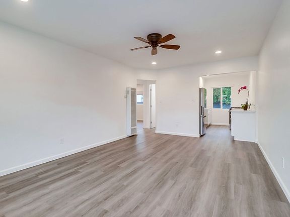 3rd image of 6033 La Jolla Hermosa Ave