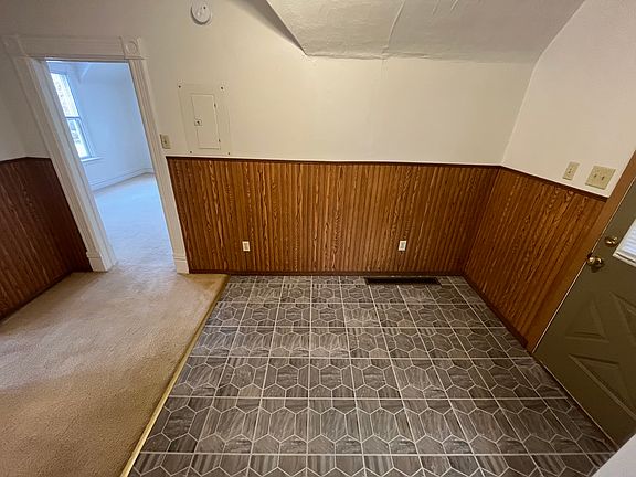 2nd image of 295 Washington Blvd #1/2