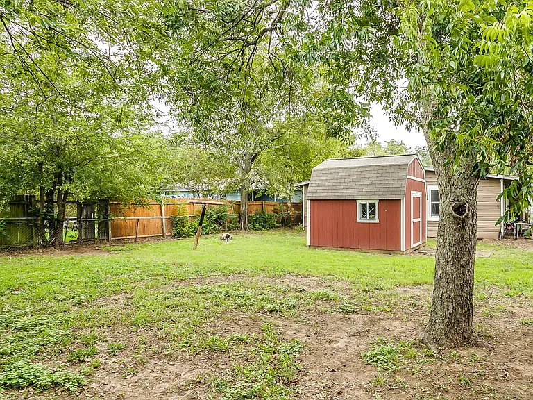 6627 Onyx Dr N — Photo 19