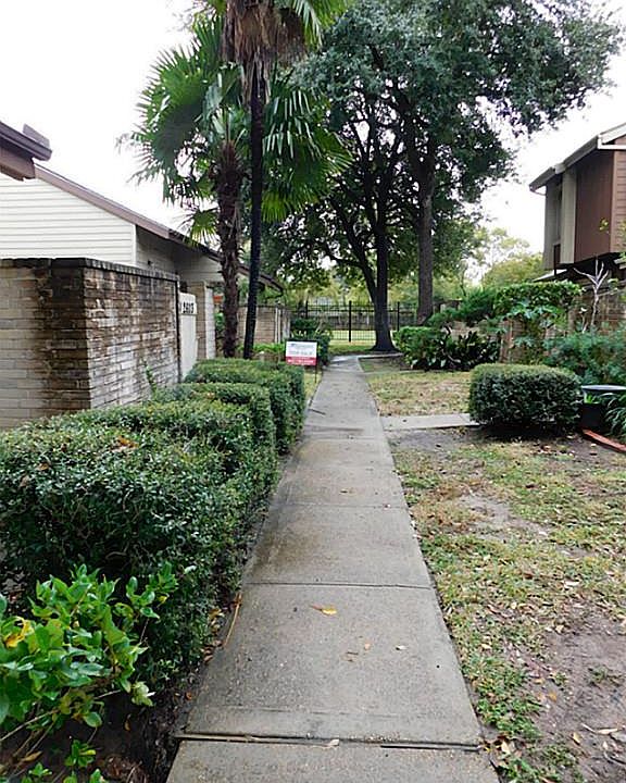 1st image of 12605 Newbrook Dr #28