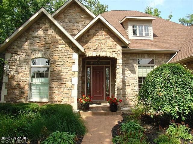 1st image of 403 River Run Dr
