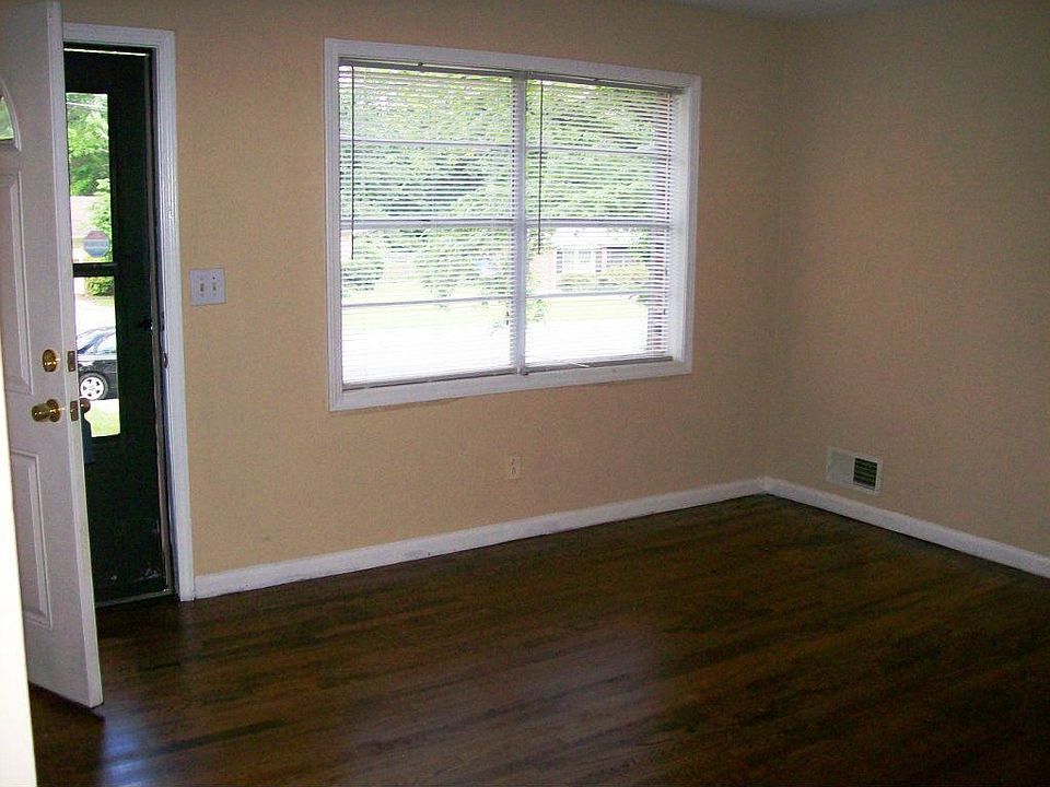 2nd image of 693 Camelot Way