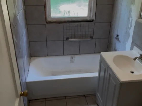7713 Vernon Pl, Newport News, VA 23605
