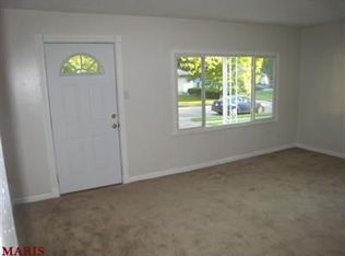 9529 Ridge Ave, Saint Louis, MO 63114