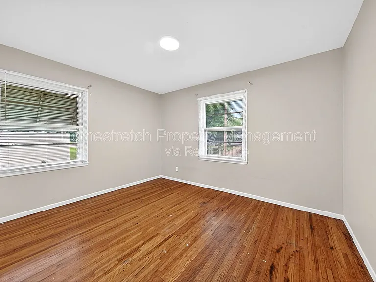 10409 Renfrew Dr — Photo 16