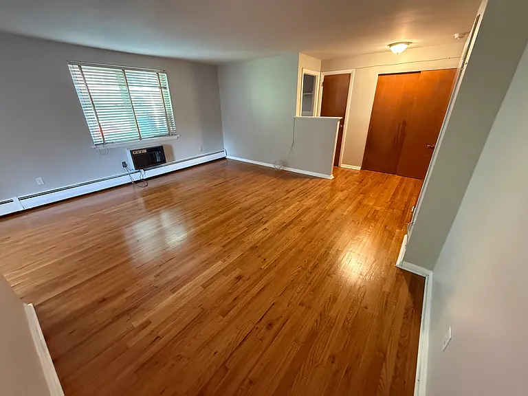 18 Vernon St #A5 — Photo 1