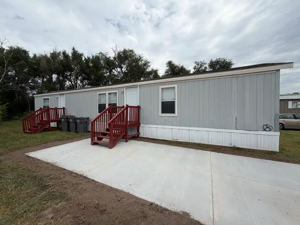 1500 W 27th St #14, Hays, KS 67601