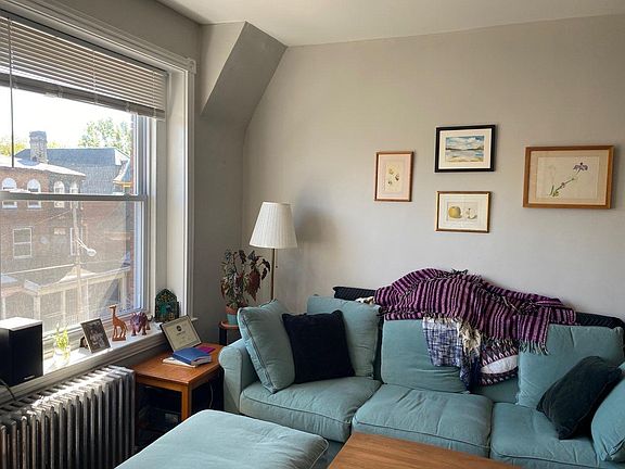 5th image of 932 S Saint Bernard St Floor 3