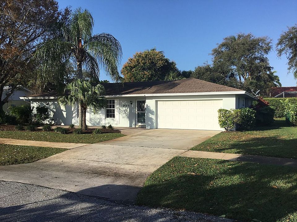 1st image of 928 Evergreen Dr