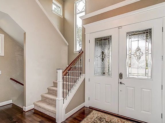 3rd image of 23275 SE 34th Pl