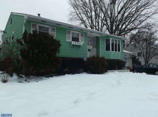 810 Liberty Dr, Somerdale, NJ 08083