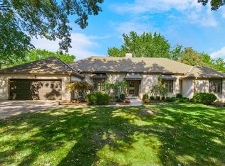 11203 Cedar Dr, Leawood, KS 66211