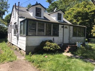 96 Robin Rd, Rocky Point, NY 11778