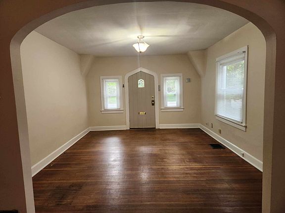 3rd image of 5027 N College Ave