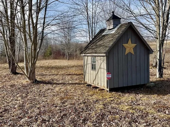 202 Melick Rd, Canajoharie, NY 13317