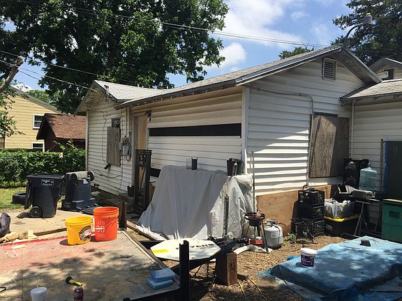 2nd image of 733 E Lowden St