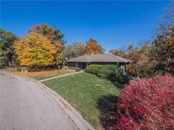 212 White Ridge Dr, Maryville, MO 64468