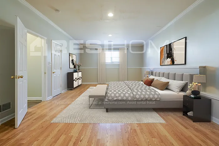 6285 Hampstead Ln — Photo 8