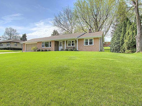 2nd image of 4627 Lanewood Dr