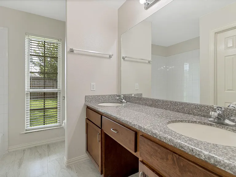 17131 Quail Park Dr — Photo 7